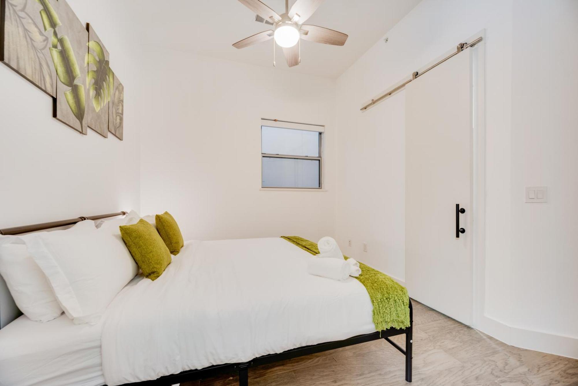 Snazzy Loft Style 2Br I Gym I Parking I Workspace Dallas Bagian luar foto