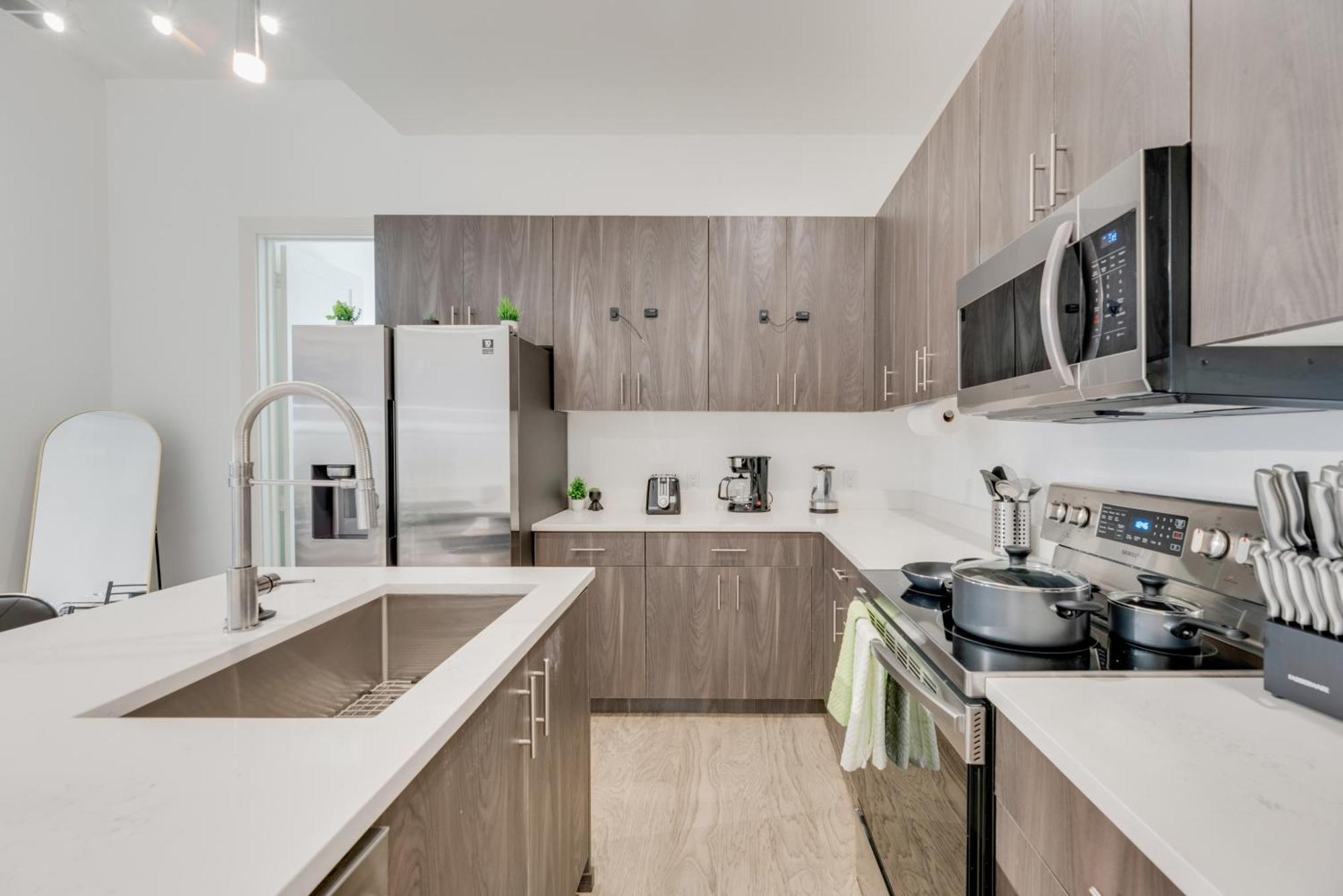Snazzy Loft Style 2Br I Gym I Parking I Workspace Dallas Bagian luar foto