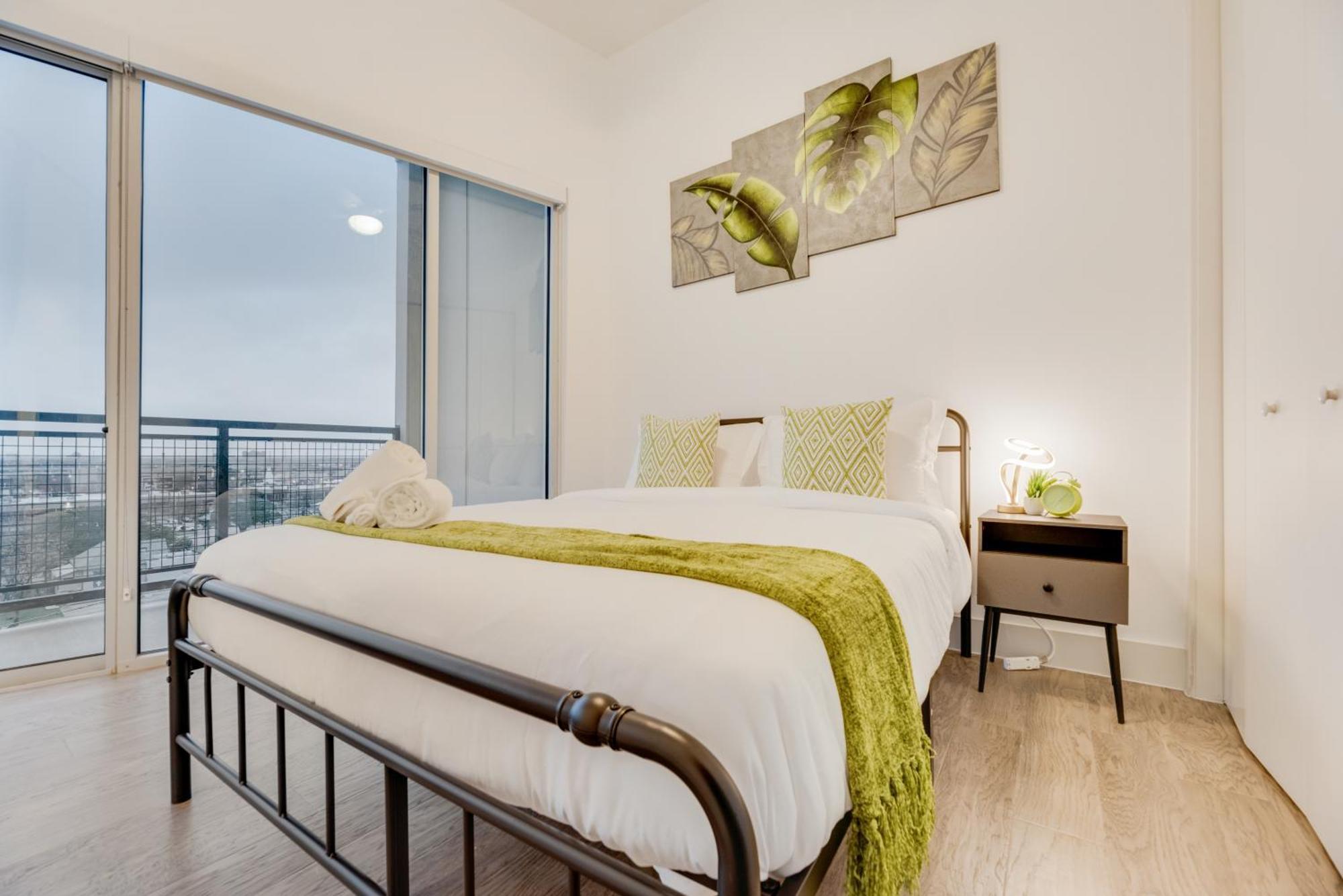 Snazzy Loft Style 2Br I Gym I Parking I Workspace Dallas Bagian luar foto